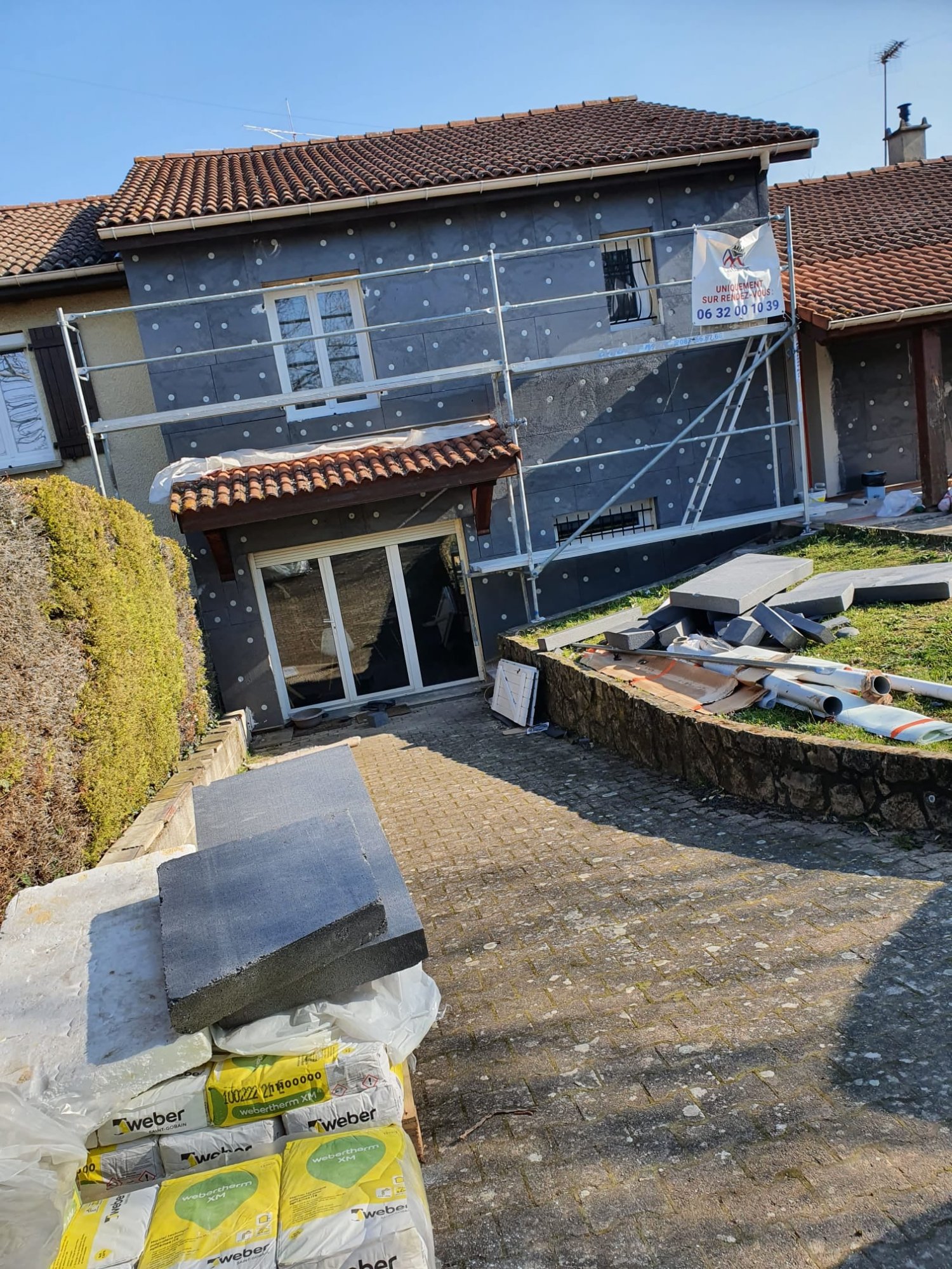 Matériaux Weber Webertherm XM sac enduit colle isolant panneaux graphite chantier ITE isolation extérieure Lyon entreprise RGE MG1 Bati Concept fourniture pose Rhône 69 oneiso